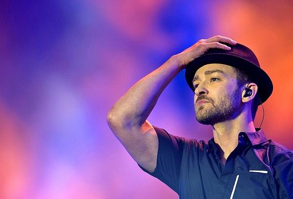 Justin Timberlake - Özellikle NSYNC dönemlerinde sürekli bu renkte kazaklar ve gömlekler giyiyordu.