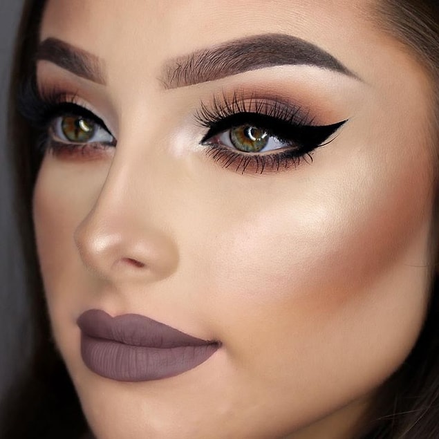 We are more than used to seeing excessive make-up on Instagram and YouTube.