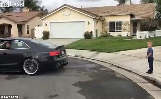 Çocuğunun Dişini Araba ile Çeken Baba