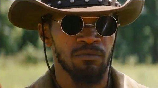 17. Zincirsiz(Django Unchained)'de, Django havalı bir güneş gözlüğü takıyor. Fakat...