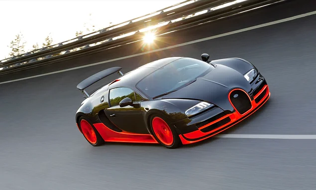Bu parayla, en pahalı otomobiller arasında gösterilen Bugatti Veyron'dan 7 adet almak mümkünken, lüks jetlere de sahip olunabiliyor.