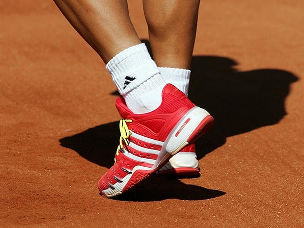 14. Белые носки можно надевать только со спортивным костюмом