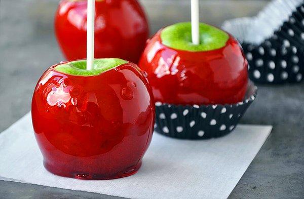 Büyük-küçük kimse bu elma şekerlerine hayır diyemiyor!