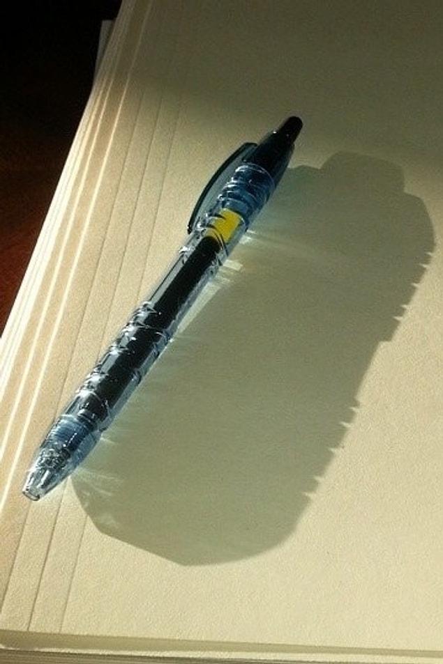 8. The pen that was recycled from a water bottle and its water-bottle shaped shadow!🤔