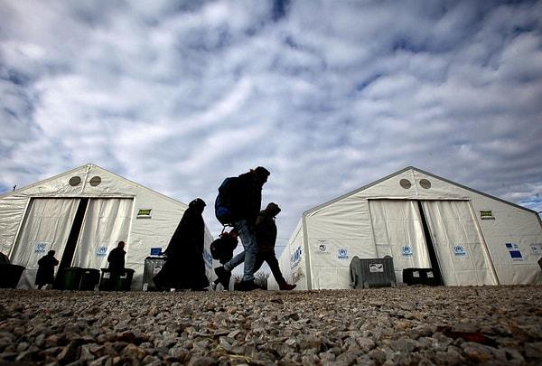 Yunan basını: Günlük 3 bin mülteci Yunan sahillerine gönderilecek