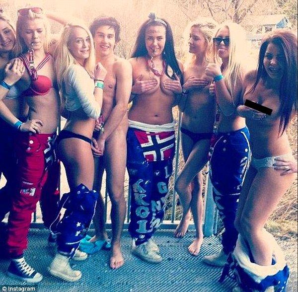 Üç hafta boyunca her gece süren çılgın partiler, oyunlar ve çıplaklık Norveçli öğrencilerin okul bitimini kutlama tarzı.