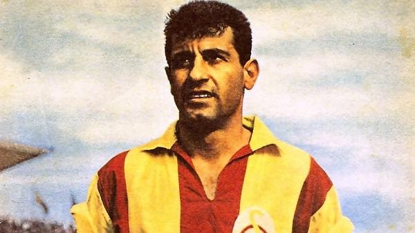 16. Süper Lig'in ilk gol kralı Metin Oktay'dır. (1959, 15 maç, 11 gol)