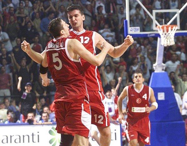 Kerem, Türkiye'de düzenlenen ve final oynadığımız 2001 Avrupa Basketbol Şampiyonası'nda da milli kadroda yer aldı.