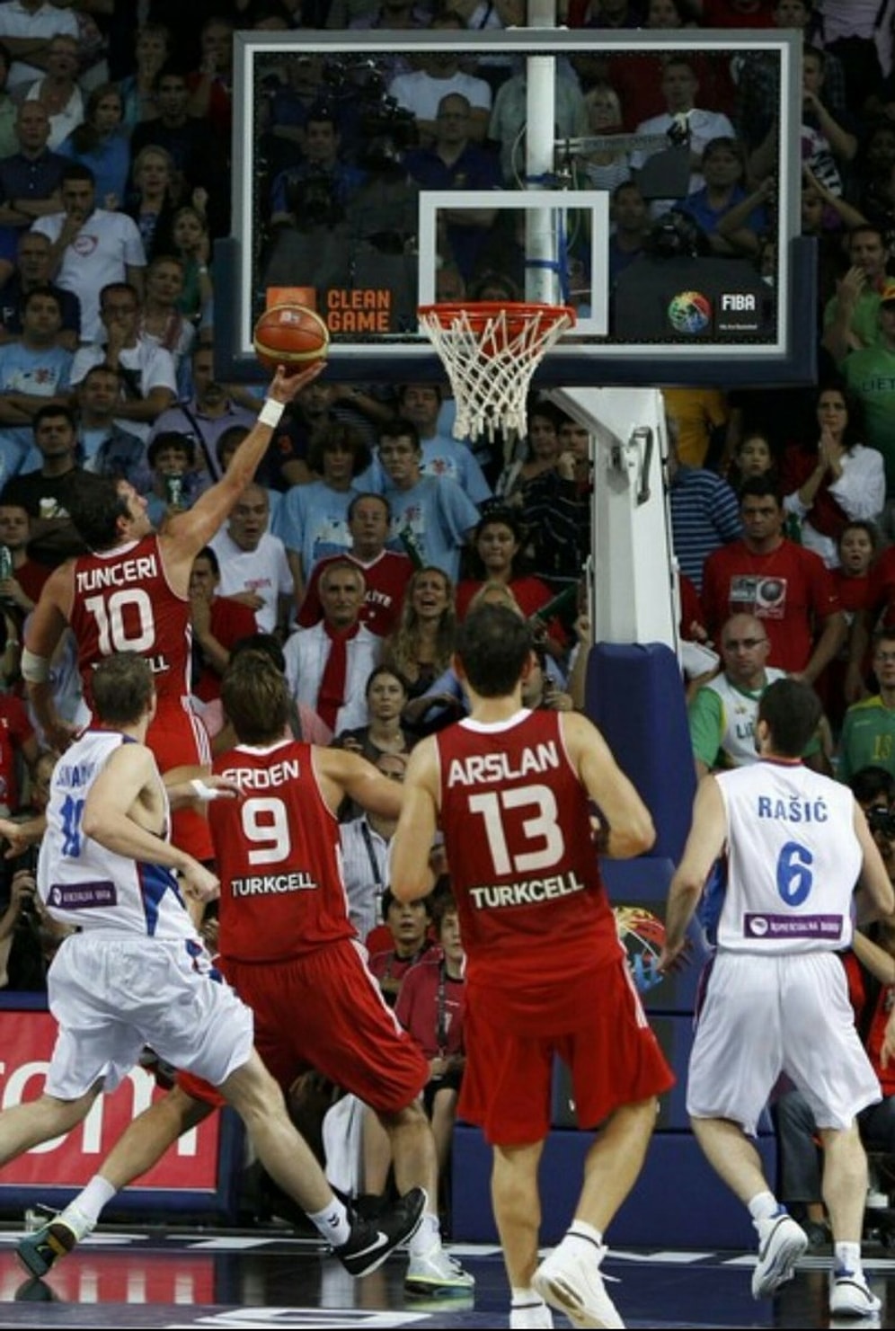 19 Yıllık Güzel Bir Kariyerin Sonu: Kerem Tunçeri Basketbolu Bıraktı