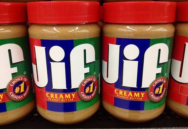 15. "Я очень сильно хотела арахисовое масло всю беременность, но покупая продукты в магазине, никогда не могла вспомнить, есть ли оно у нас дома. В результате, когда малыш уже родился, у нас дома стояло банок 10 этого масла"