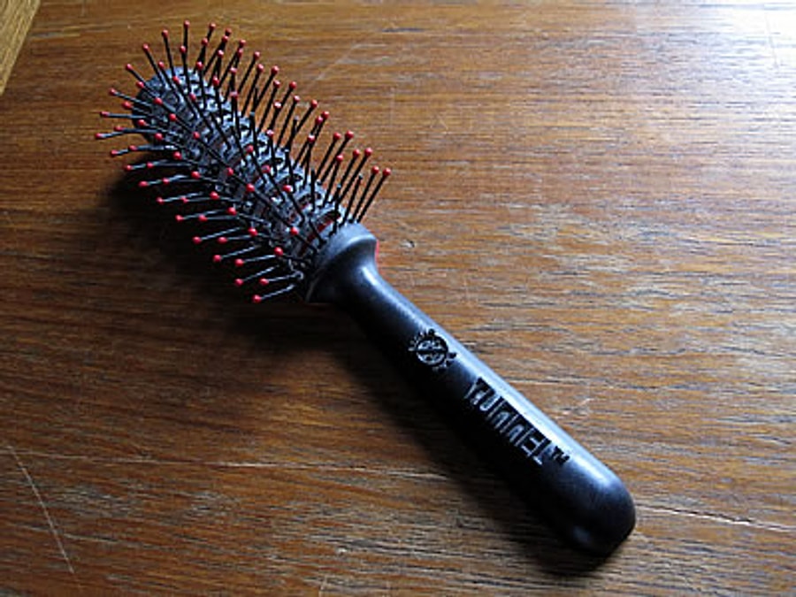 Hairbrush Insertion