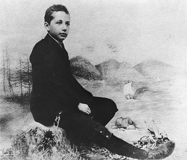 16. Albert Einstein 14 yaşında, 1893.