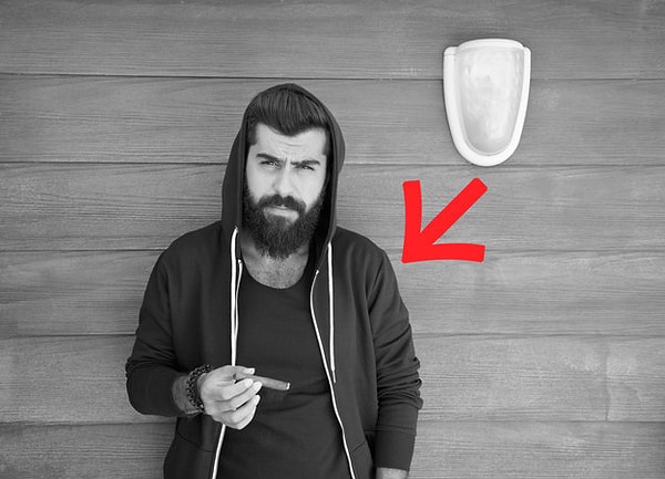 4. Какого цвета толстовка этого парня?