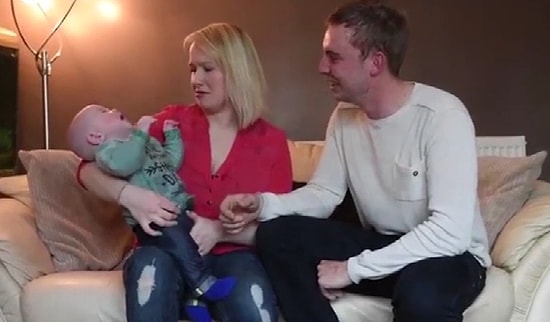 Babasının Güldüğünü Görünce Ağlamaya Başlayan Ufaklık