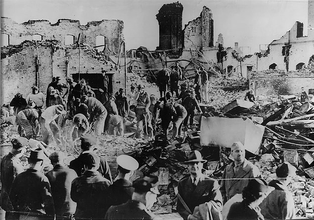 6. Cleveland East Ohio Petrol Explosion - 1944