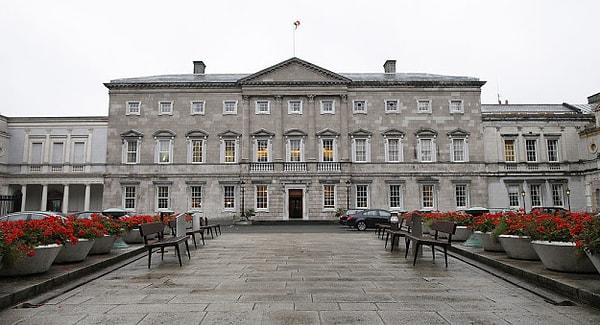 4. Beyaz Saray, İrlanda kökenli ödüllü mimar James Hoban tarafından tasarlanmış, o da tasarımını Dublin'de bulunan Leinster House'tan esinlenerek yapmış.