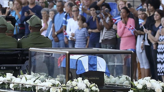 Castro'nun Külleri 'Devrim' Yolunu Takip Edecek