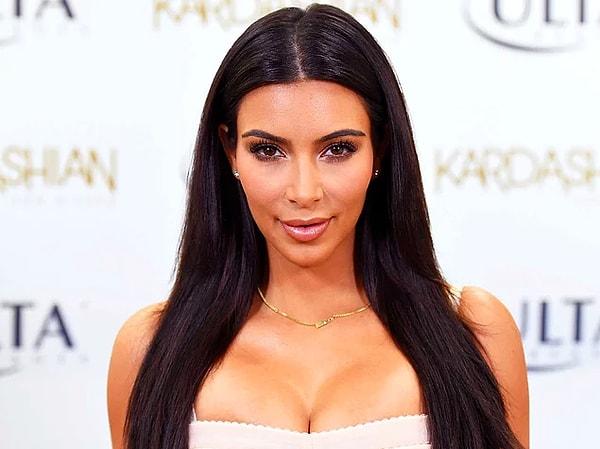 8. Kim Kardashian, Paris'te otel odasında silahlı soyguna uğradı.