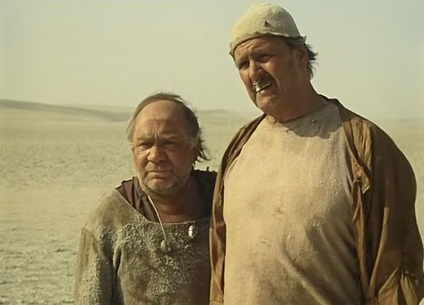 10. Чем заканчивается фраза: "Или ты сейчас даёшь нам эту спичку, или..."