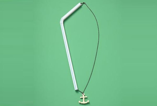 12. Чтобы цепочка не запуталась, ее можно продеть в трубочку