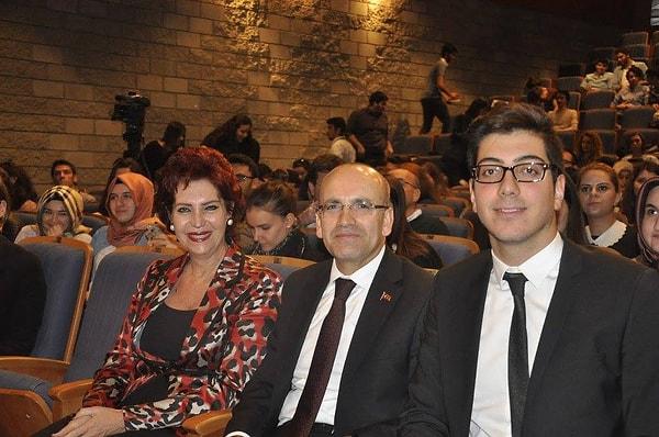 Adından birçok kez bahsettiren etkinliğe geçen senelerde Mehmet Şimşek, Erdem Başçı ve Prof. Dr. Vedat Akgiray gibi birçok isim de konuk olmuştu.