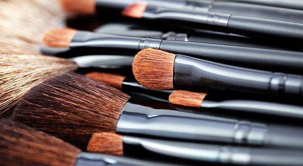 2. Моешь кисти для макияжа слишком редко