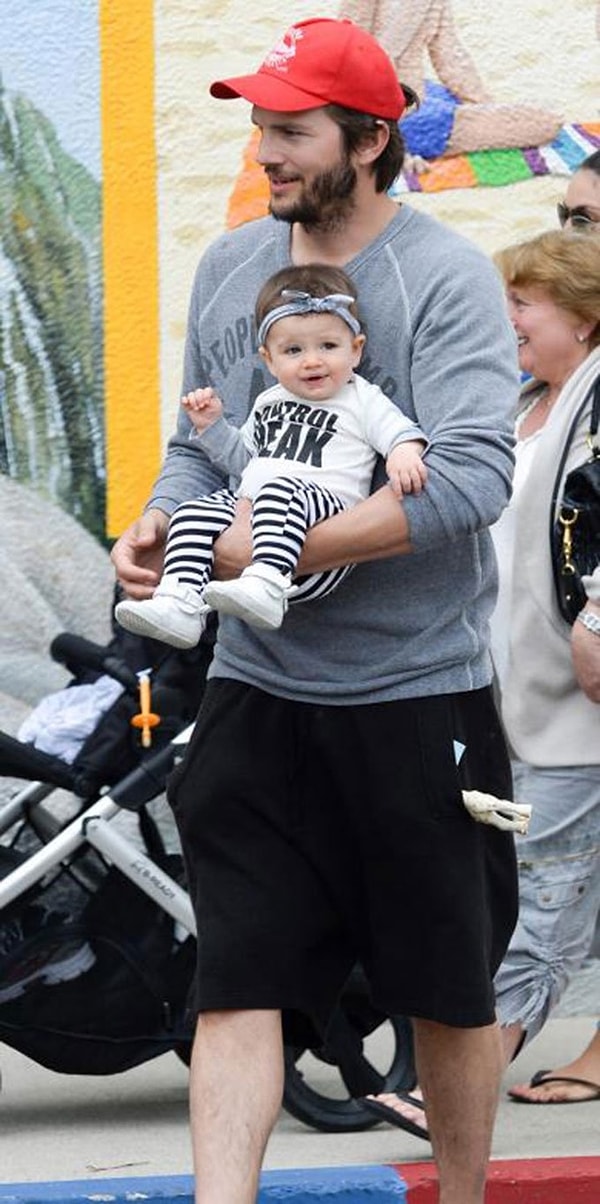 10. Несмотря на то, что у Кутчера уже есть ребенок, он все еще переживает о том, что ему придется пережить заботы о новорожденном еще раз