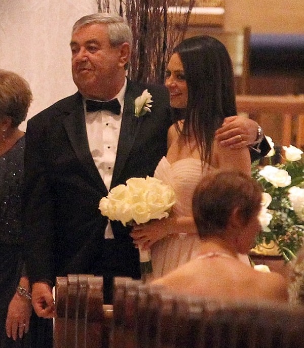 7. Свадьбу сыграли на закрытом ранчо, на церемонии присутствовали лишь родные и близкие молодоженов.