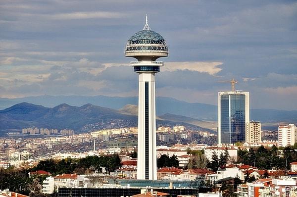9. Nereden bakarsanız bakın mutlaka Atakule'yi görürsünüz. Bu yapı, Çankaya'nın ve hatta Ankara'nın simgesi olmuştur.