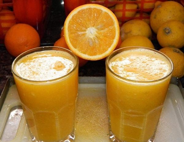 10. Taze sıkma portakal suyu