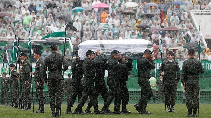 Uçak Kazasında Hayatını Kaybeden Chapecoense Takımı Futbolcularına Veda