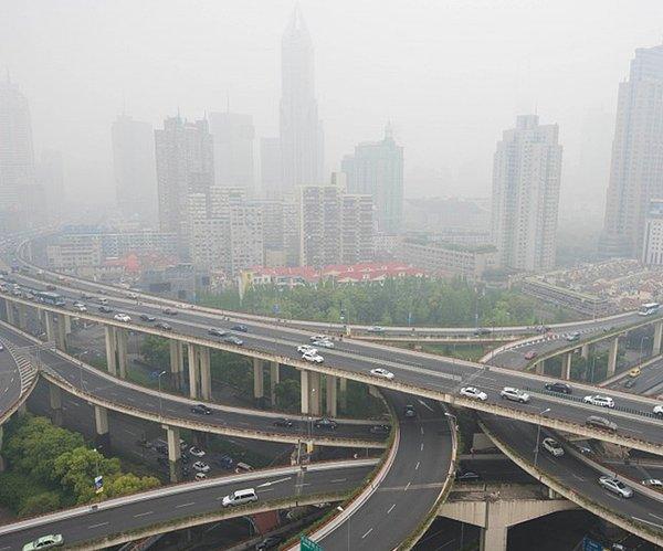 Çin'de her yıl yaklaşık 1 milyon 600 bin kişi hava kirliliğine bağlı hastalıklardan hayatını kaybediyor