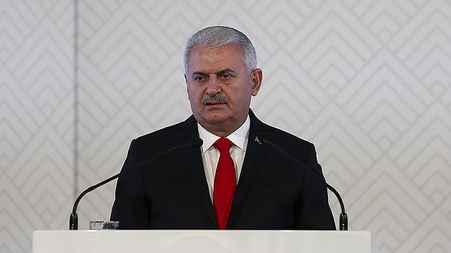"İlk gün olduğu gibi bugün de yine yan yana, birlikte hep beraberiz"