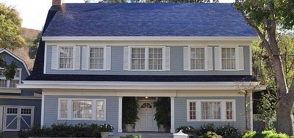 10. Tesla çatılara da el atacak. Tesla çatılarıyla artık çatılarınızı daha ucuza inşa edebilirsiniz.