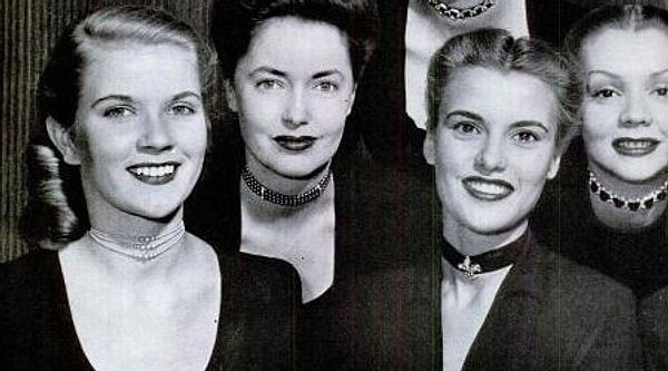 Но самого пика своей популярности чокеры достигли в 1940-х годах.