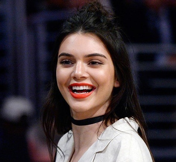 Сегодня о тех чудесных временах первой решила напомнить Кендалл Дженнер.