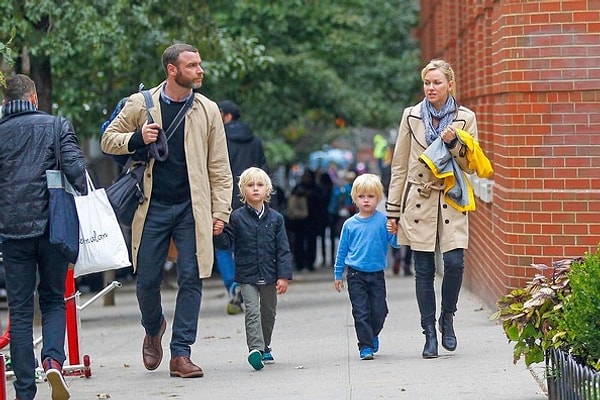 8. Наоми Уоттс и Лив Шрайбер