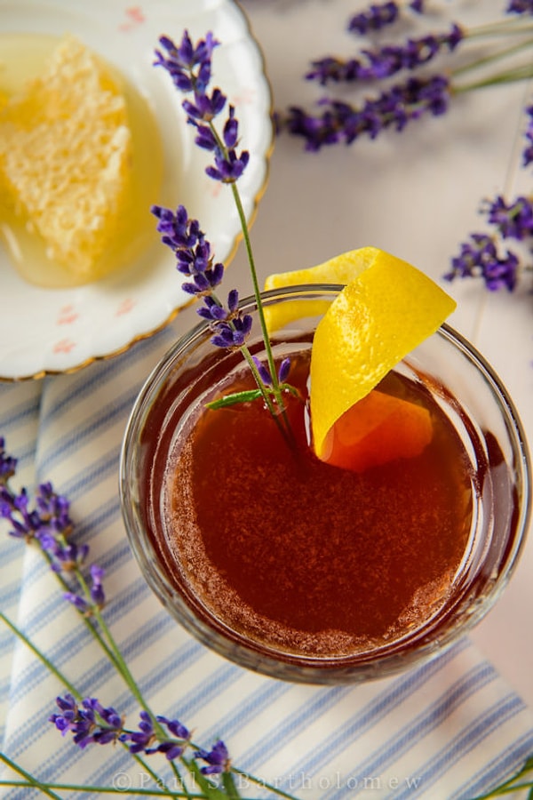 15. Коктейль с медом, имбирем и лавандой