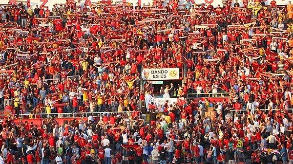 Eskişehir, futbol kültürünün olduğu bir şehir. Bu da takımın ruhuna yansımış bir artı özellik. Eskişehirspor'un tarihinde elde ettiği başarılarında bunun katkısı yok görülemez.