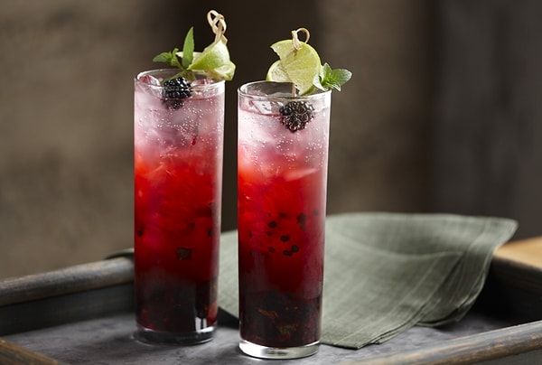 13. Коктейль с настойкой из черники и малины