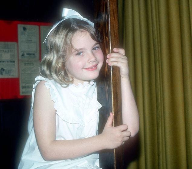 20. 7-year-old Drew Barrymore, 1982.