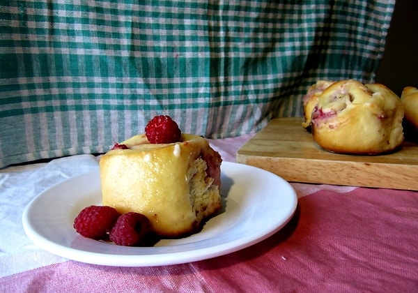 12. Булочки с малиновым чизкейком