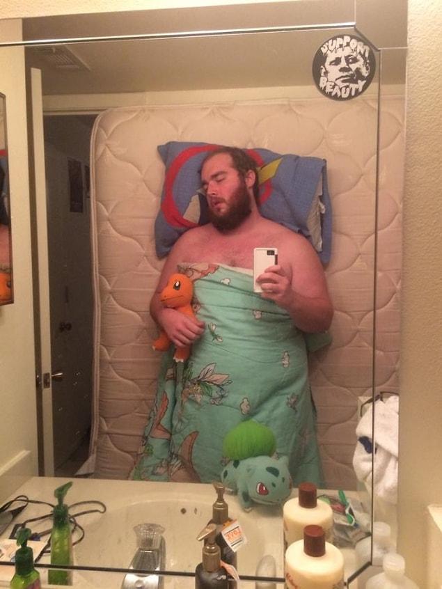 11. A standing-up-in-bed selfie. Wait for 2017 for other crazy trends. 😞
