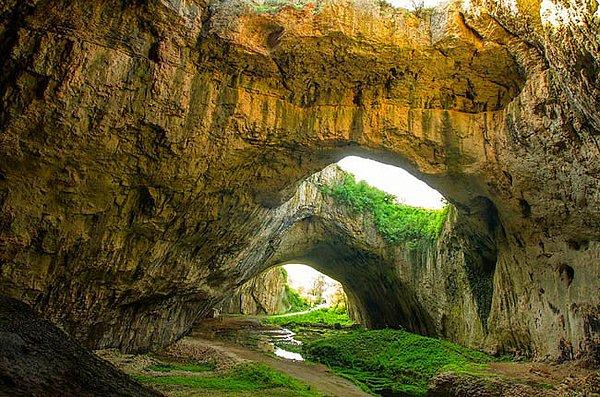 6. Devetaşkata Mağarası, Bulgaristan