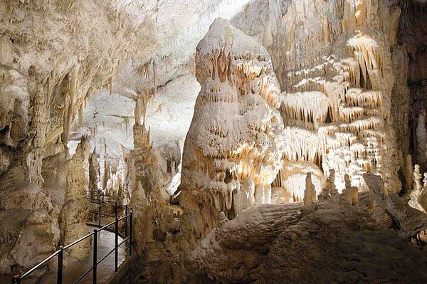 17. Postojna Mağarası, Slovenya