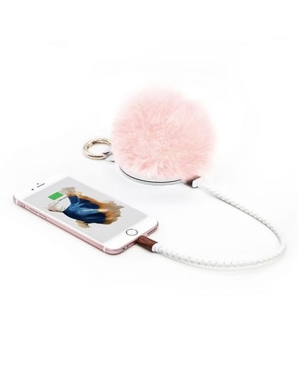 9. Гламурный брелок с USB-кабелем