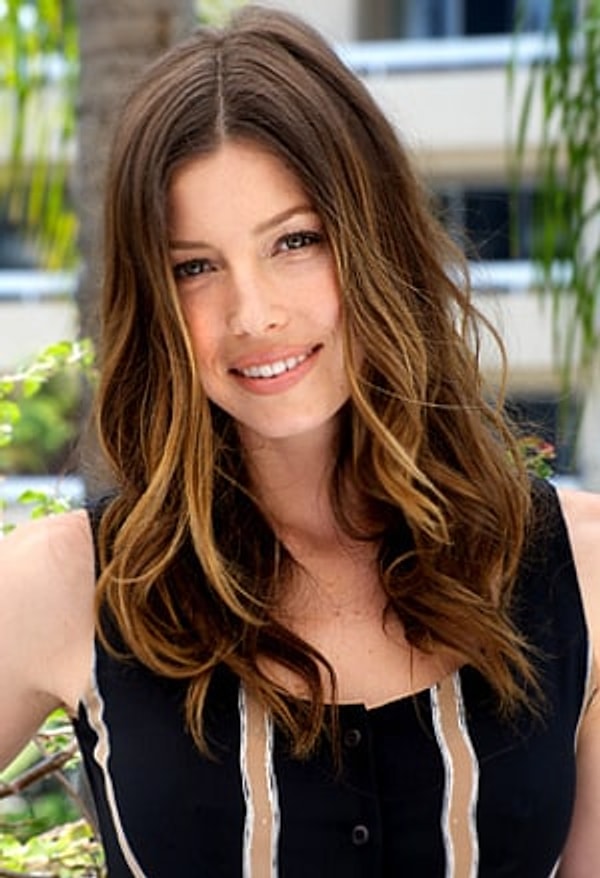 18. Jessica Biel'in bu iki fotoğrafı arasındaki fark 15 yıl değil; sadece saç rengi!