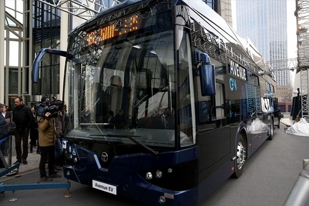 Türkiye'nin İlk Yüzde 100 Yerli Elektrikli Otobüsü Yola Çıktı: 8 Dakikada Şarj Oluyor!