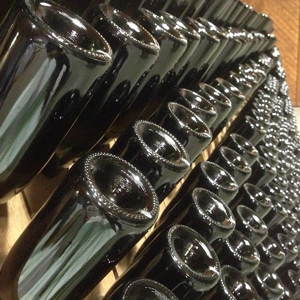 19. А что насчет выемки на бутылках вина и шампанского?