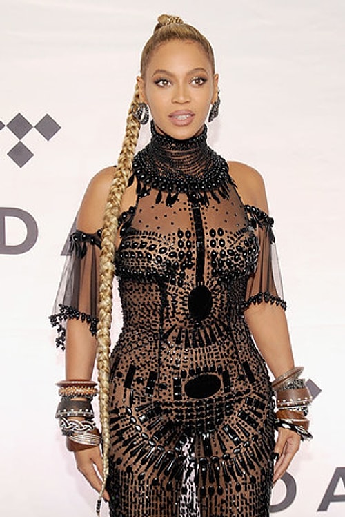 Rihanna ve Beyonce! İkisi de harika kadınlar ve bu konuda tartışacak zerre kadar bir şey yok!
